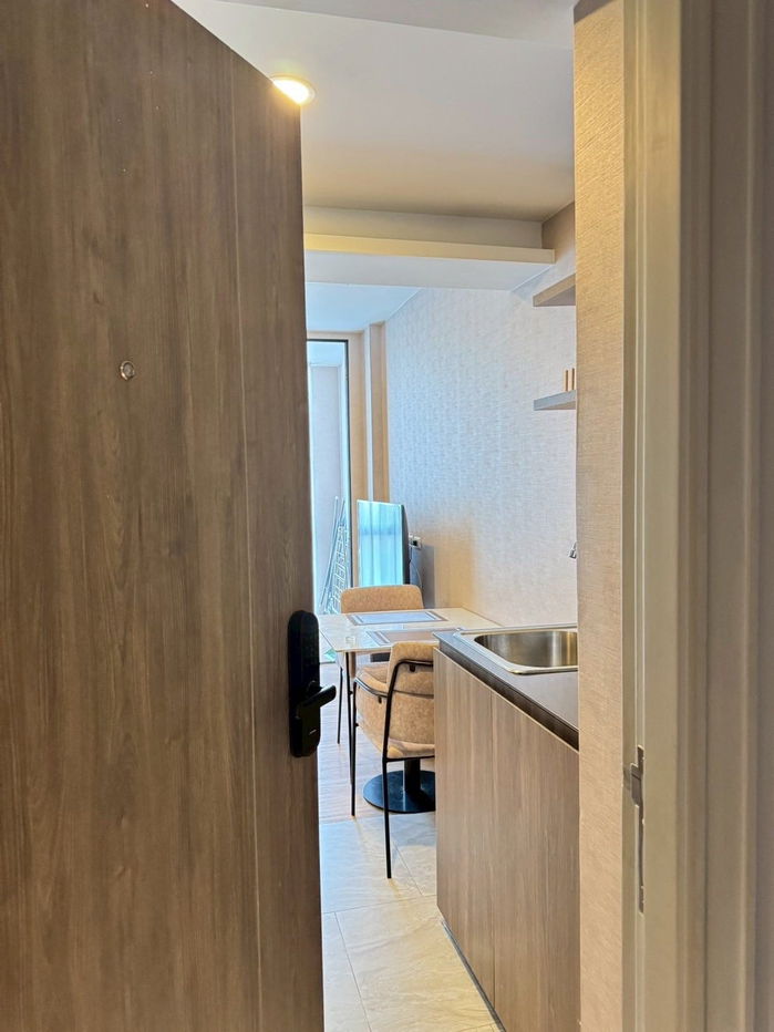picture Urgent Rent!! Great Price! Beautifully Decorated Room at Lloyd Soonvijai-Thonglor - 6/19