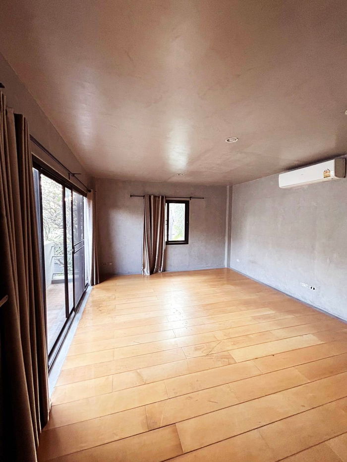 picture For rent: Noble Tara Town in Town, home in the heart of the city...fulfilling all the conveniences and privacy of your life. Line ID: @951qfbfi - 2/11