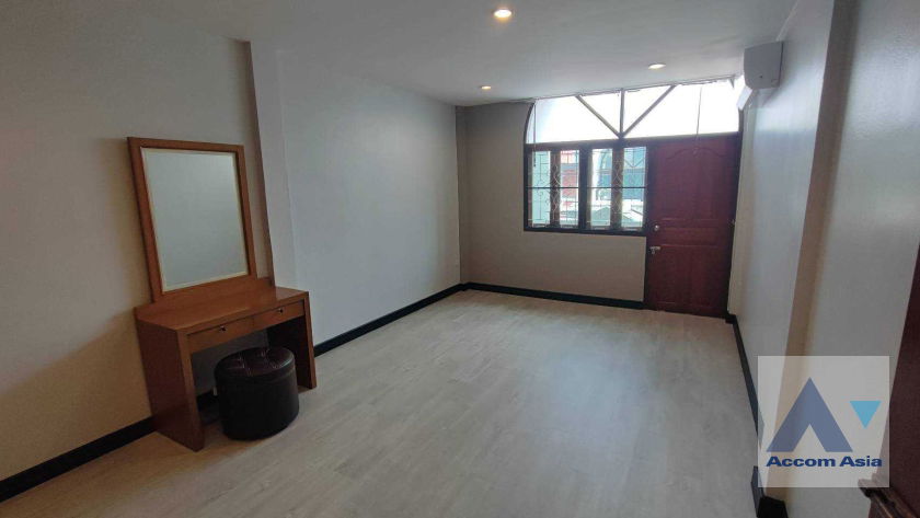 picture 🔼🔽 AccomA 📩  3 BR Townhouse in Klong Tan (AA37727) - 5/15