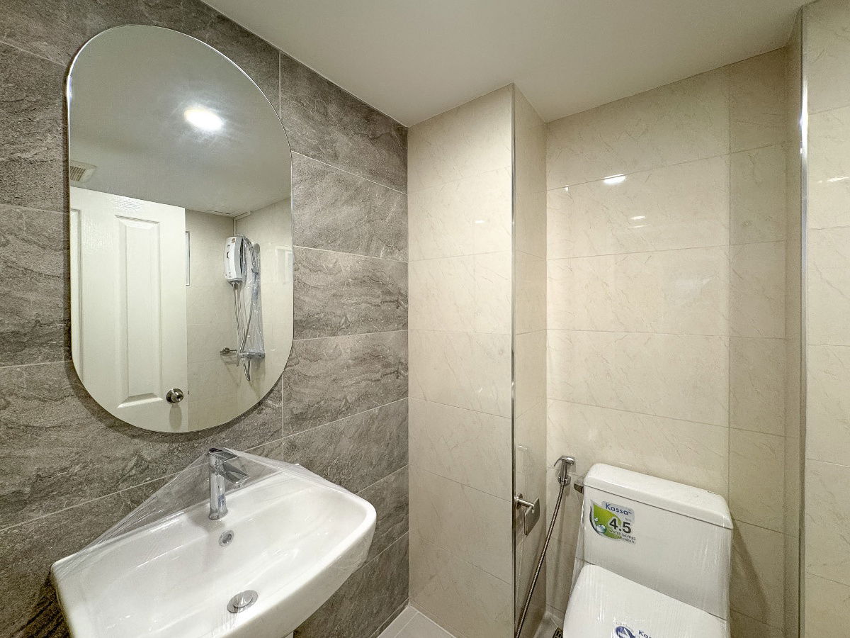 picture ✨ Condo at Lumpini Place Rama 8, only 2.59 million. Good location near MRT Bang Yi Khan Station, Siriraj Hospital, Central Central Pinklao - 10/13
