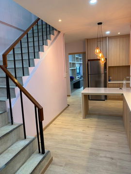 ให้เช่า อาคาร 4 ชั้น พร้อมดาดฟ้า 🏢อยู่ใจกลางอโศก–ดินแดง ทำเลดินแดง–รัชดา–ห้วยขวาง–พระราม 9 เดินทางสะดวก Line ID : @951qfbfi