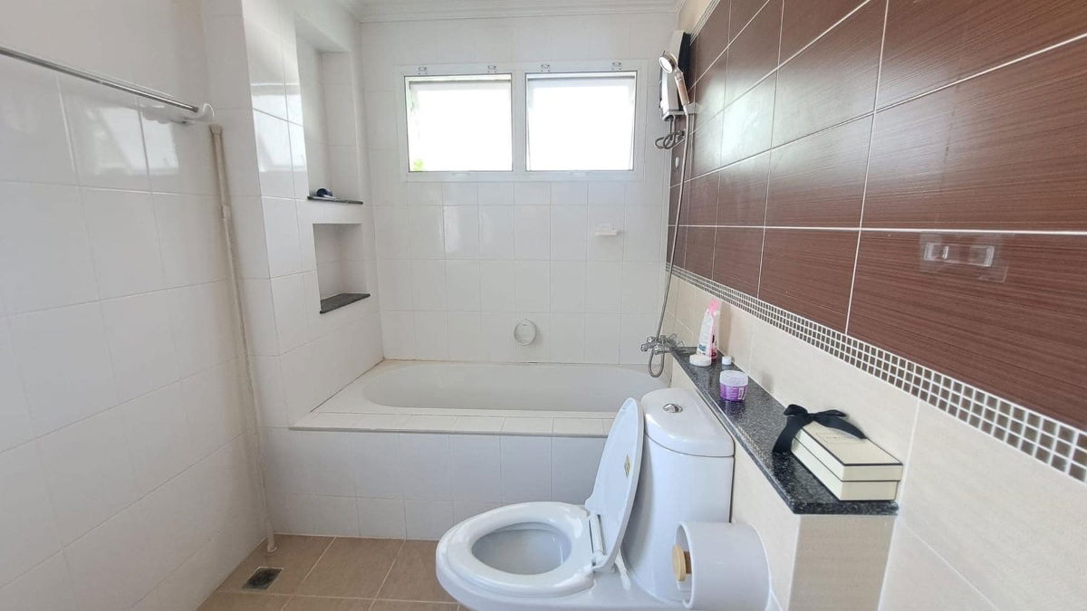 รูป ซื้อ ขาย เช่า Parkway Chalet รามคำแหง บ้านเดี่ยวหลังมุม ห้องกว้าง ครอบครัวอยู่สบาย 🏡 เดินทางสะดวก ใกล้สถานีรถไฟฟ้า เลี้ยงสัตว์ได้ Line ID : @951qfbfi - รูปที่ 12/13