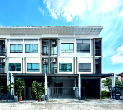 ขายโฮมออฟฟิศ : 📢 ขาย ทาวน์โฮม 🏡 พาทิโอ วัชรพล-รามอินทรา   💰 ราคา 4,590,000 บาท  ฟรีโอน ถูกสุดในโครงการ