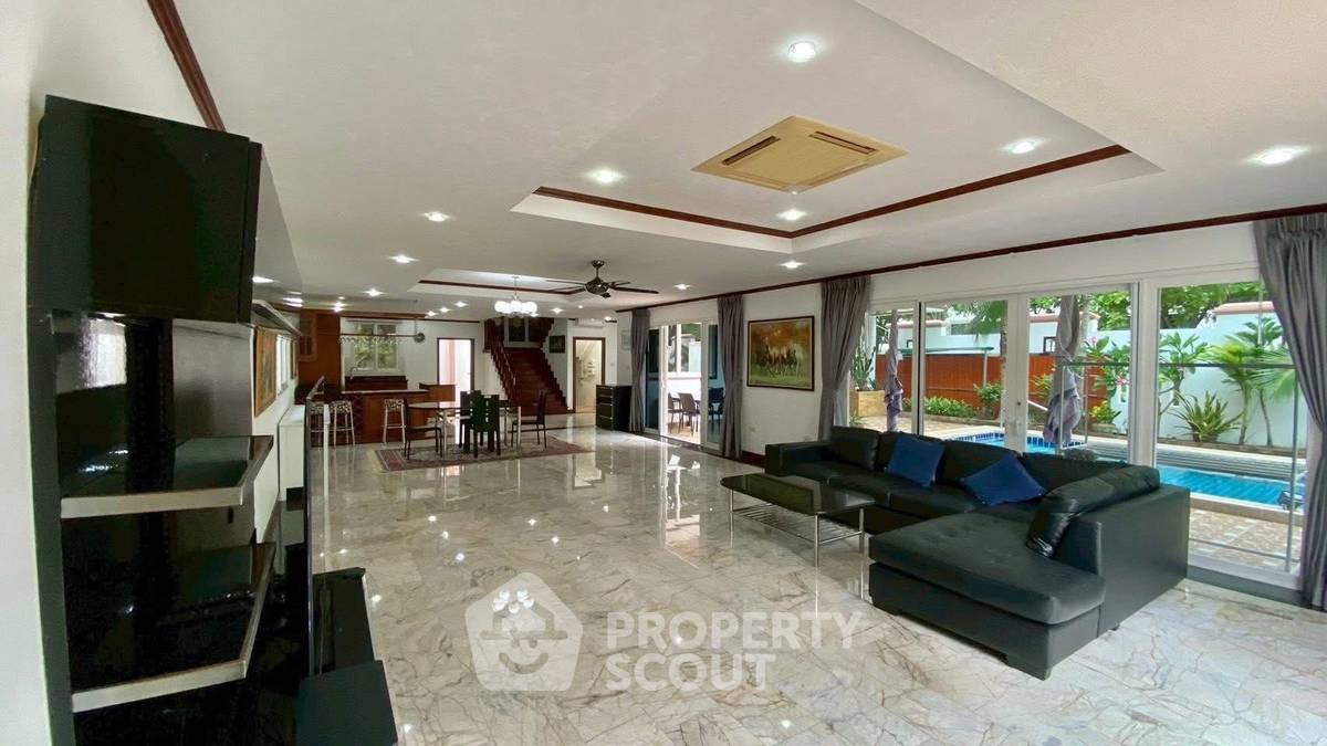 รูป วิลล่า 5-ห้องนอน ใกล้ เมืองพัทยา (ID 2265856) - รูปที่ 5/17