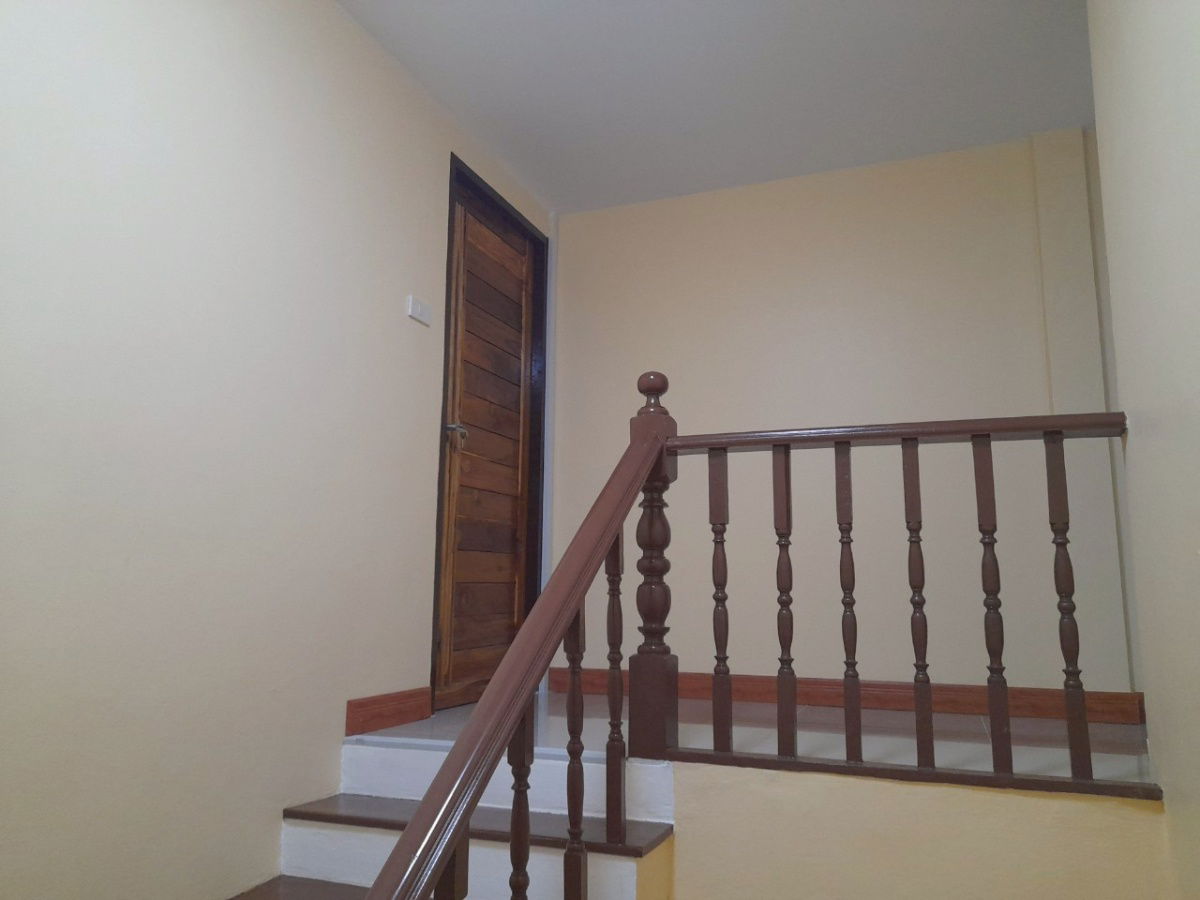 picture townhouse, newly renovated, ready to move in! Near the Orange Line, Min Phatthana Station, only 700 m. - 10/20