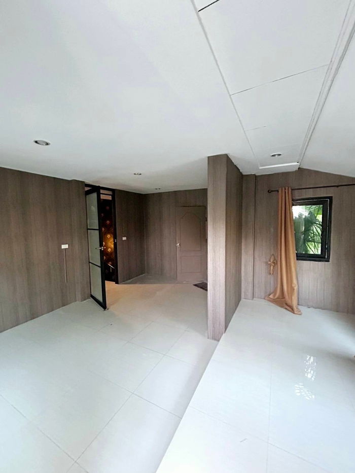 picture For rent: Noble Tara Town in Town, home in the heart of the city...fulfilling all the conveniences and privacy of your life. Line ID: @951qfbfi - 5/11