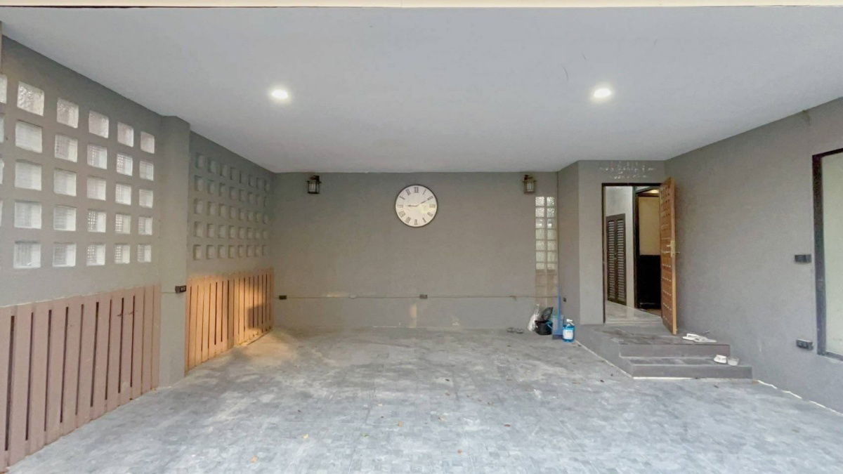 picture For rent: Noble Tara Town in Town, home in the heart of the city...fulfilling all the conveniences and privacy of your life. Line ID: @951qfbfi - 4/11