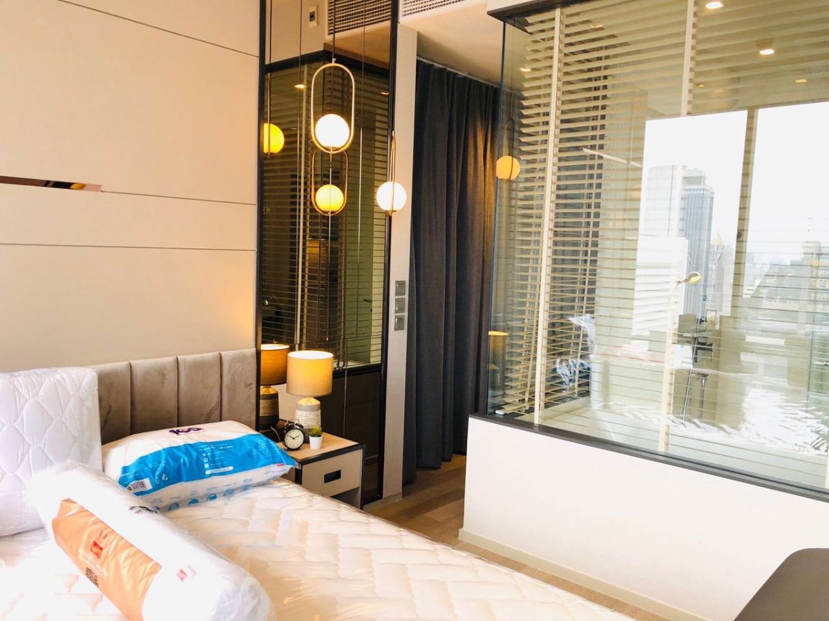 รูป Ashton Silom【𝐑𝐄𝐍𝐓】🔥Luxury Glam หรูหรา วัสดุพรีเมียมเรียบหรูทันสมัย พร้อมเฟอร์ครบทุกมุม🔥  ติดต่อไลน์ไอดี: @hacondo - รูปที่ 2/10