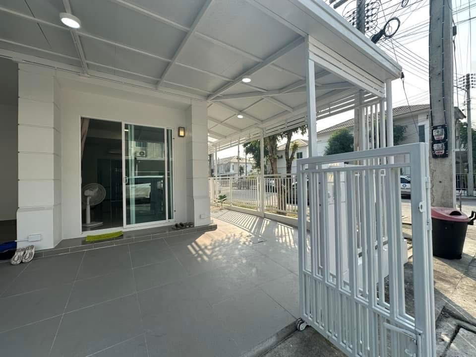 รูป 🏡 ให้เช่าบ้าน ทาวน์โฮม แปลงมุม ในโครงการคุณภาพ เดินทางสะดวก ติดถนนวงแหวนรอบ 2 - รูปที่ 2/13