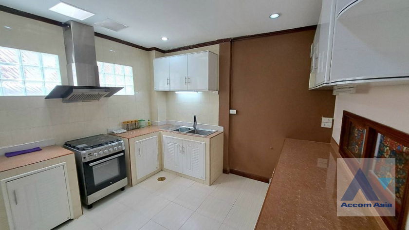 picture 🔼🔽 AccomA 📩 Home Office 4 BR Townhouse in Phra Khanong Nuea (AA37344) - 13/20