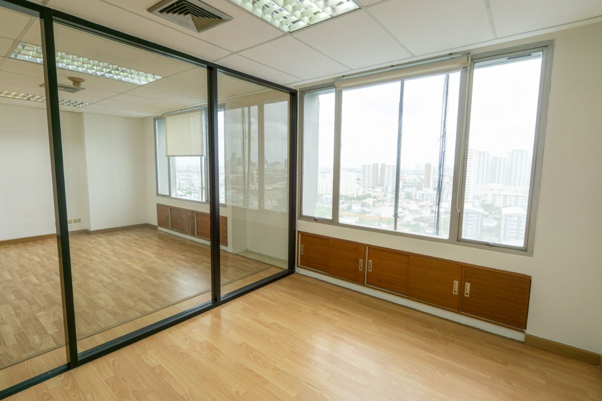 รูป ให้เช่าออฟฟิศรัชดาภิเษก Forum tower ใกล้ MRT เพียง 300 เมตร - รูปที่ 5/10