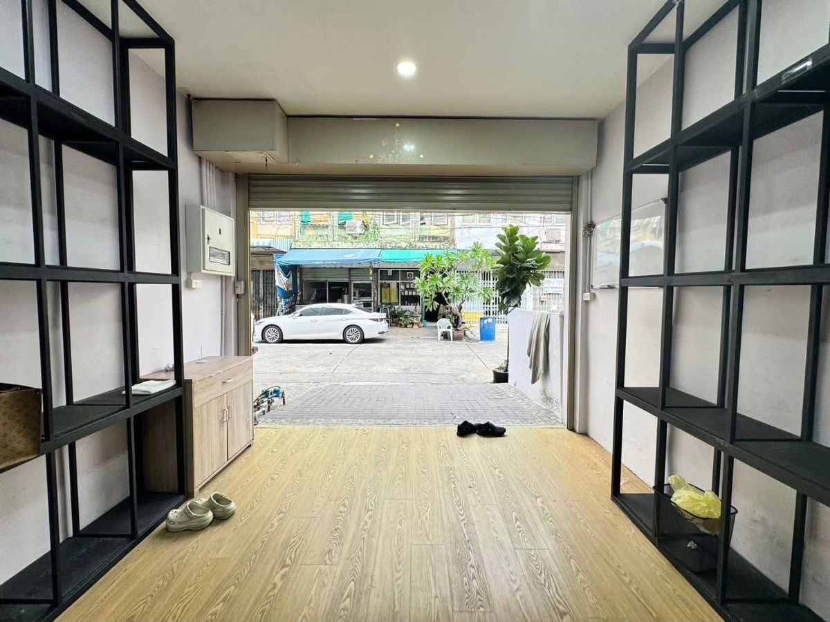 picture  For rent 4-story building with rooftop 🏢Located in the heart of Asoke-Din Daeng, in the Din Daeng-Ratchada-Huai Khwang-Rama 9 area - 10/15