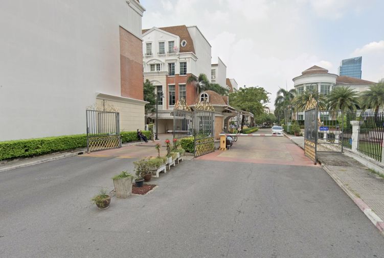 Baan Klang Krung Sathorn-Narathiwas