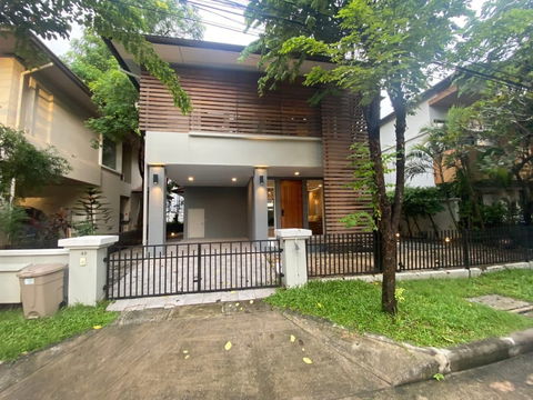 For rent: single house, Bangkok Villa