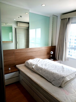 Condos for rent : Lumpini Place Srinakarin-Huamark station, room size 26 Sq.m. Building B, 15th Floor. Rent 10,000 THB