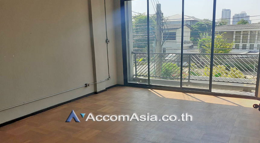picture 🔼🔽 AccomA 📩 Pet friendly,Home Office 5 BR Townhouse in Khlong Ton Nuea (AA26752) - 1/9
