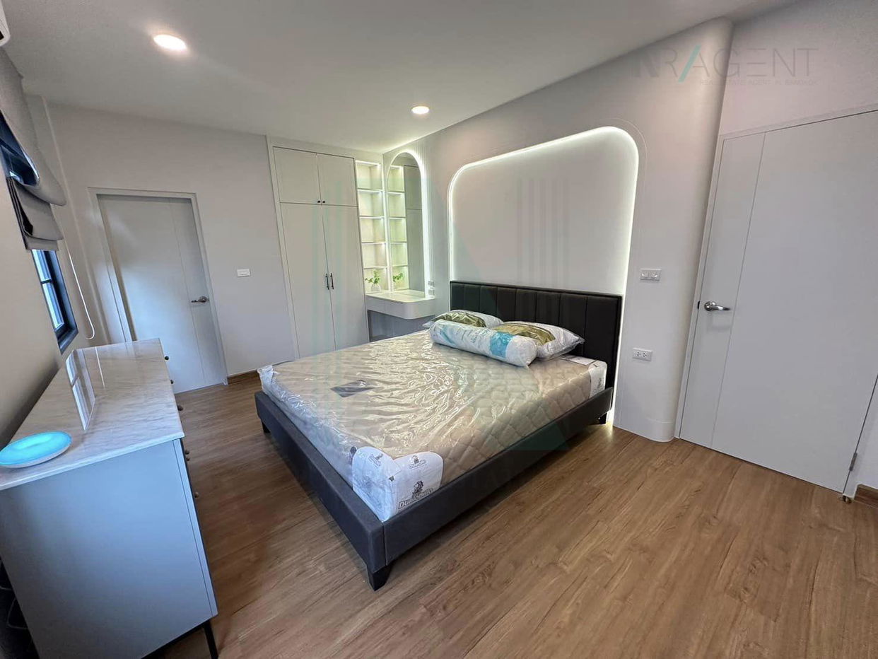 picture 🎉 For Rent 2-story House CENTRO BANGNA 4 bedroom 5 bathroom - 6/8