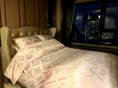 Condos for rent : For rent Life One Wireless Ready to move in (DSG150)