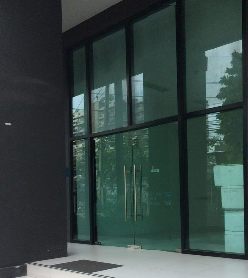 picture Shop for rent under the Capital Condo, Ratchaprarop -Vibhavadi, area 22.36 sqm. Size 4.3 × 5.2 m. Rent 13,000 baht/month. - 2/8