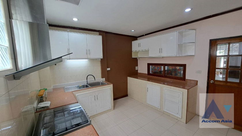 picture 🔼🔽 AccomA 📩 Home Office 4 BR Townhouse in Phra Khanong Nuea (AA37344) - 16/20