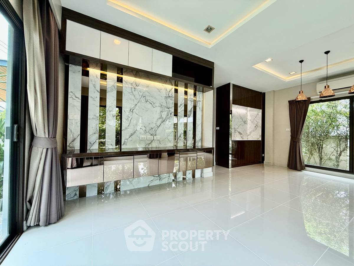 picture 4-BR House at Venue Rama 5 in Mueang Nonthaburi (ID 2099512) - 18/20