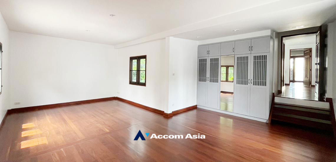 รูป 🔼🔽 AccomA 📩 Exclusive Detached House for Rent in Ekkamai – Private Gated Compound with Only 2 Homes! Shared Swimming pool & Garden (610073) - รูปที่ 20/20