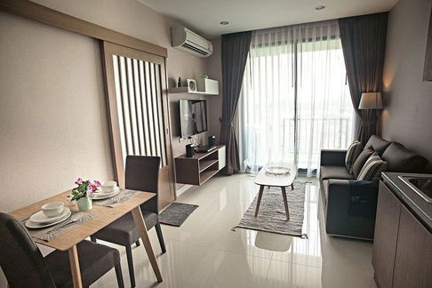 The Sky Condo for rent, in the heart of the city, community area, near Assumption Sriracha School