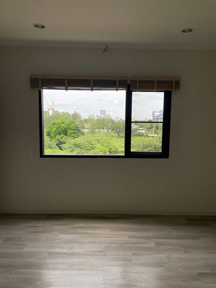 picture Commercial building for rent, Rama 9 Soi 13 🏡Perfect for Home Office – with rooftop city view, grassy area behind the house 🐄🐎 Line ID : @951qfbfi - 8/9