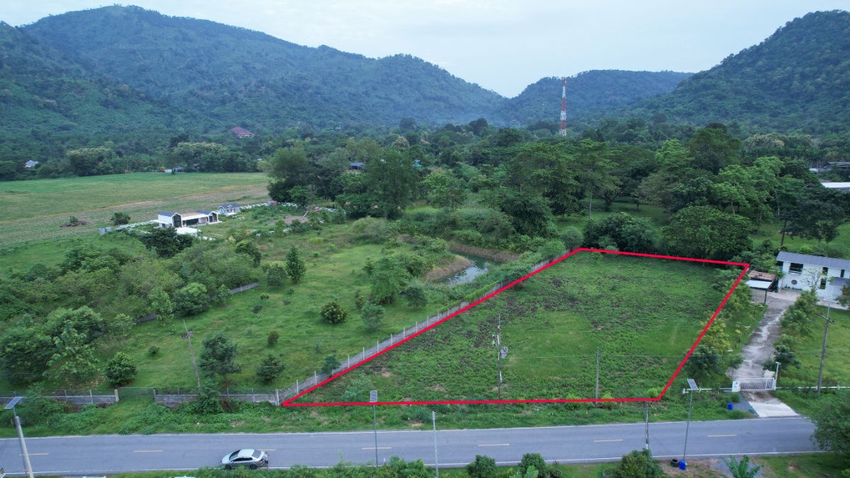 รูป ขายที่ดิน 2 ไร่ ติดถนนหลวง ตำบลเขาพระ หน้ากว้าง 50 เมตร วิวเขาชัด สวยบรรยากาศดี - รูปที่ 3/37