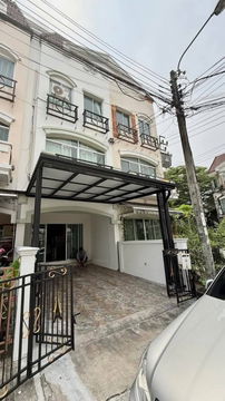 For rent: Centro Bangna Project. Live your perfect life in Bangna, near expressways and major shopping malls. 💛 Line ID: @951qfbfi