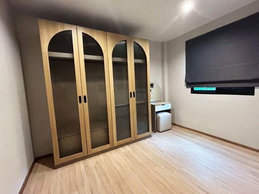 picture FOR RENT NIRVANA DEFINE KRUNGTHEPKREETHA / 3 bedrooms 4 bathrooms / 42 Sqw. 200 Sqm. **60,000** CLOSE TO BRIGHTON COLLEGE BANGKOK - 9/14