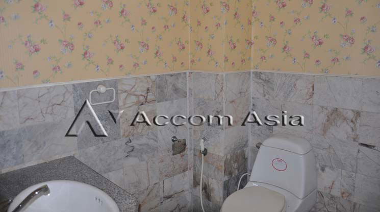 picture 🔼🔽 AccomA 📩 Home Office 5 BR Townhouse in Khlong Ton Nuea (13000795) - 15/16