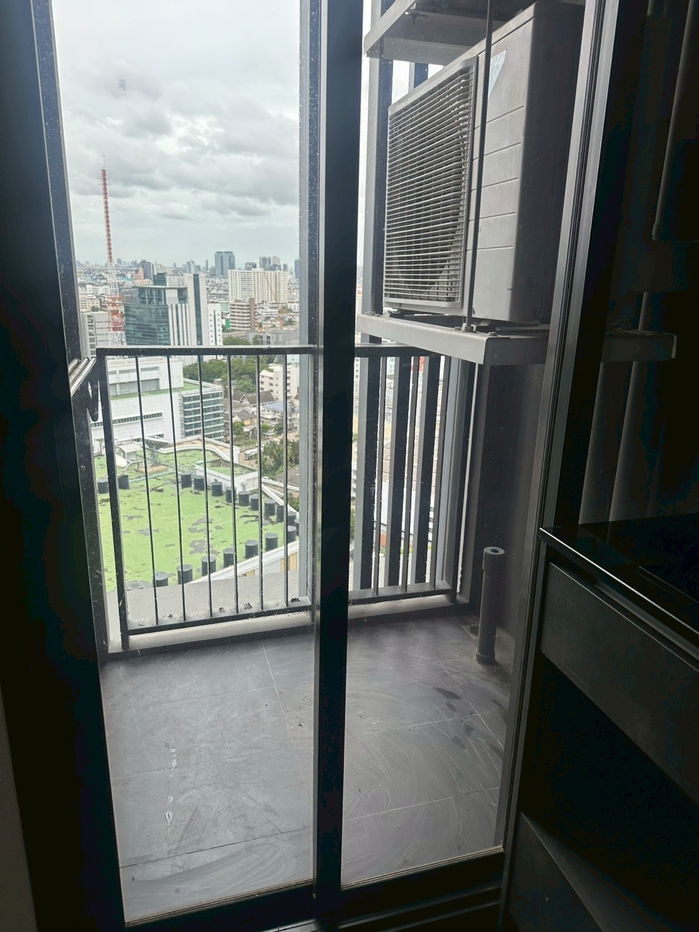 picture Urgent sale, luxury condo The Line Jatujak in the heart of Chatuchak area, walking distants to MRT,BTS - 4/6