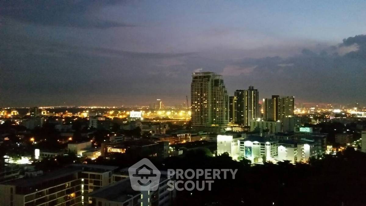picture 1-BR Condo at Rhythm Sukhumvit 44/1 near BTS Phra Khanong (ID 2260051) - 2/3