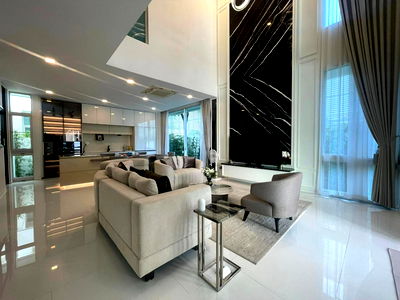 Houses for rent Bangkok : For rent 🏡 VIVE Ekkamai-Ramintra (along Ramintra Expressway) Luxury detached house, corner unit with elevator. Line ID: @951qfbfi