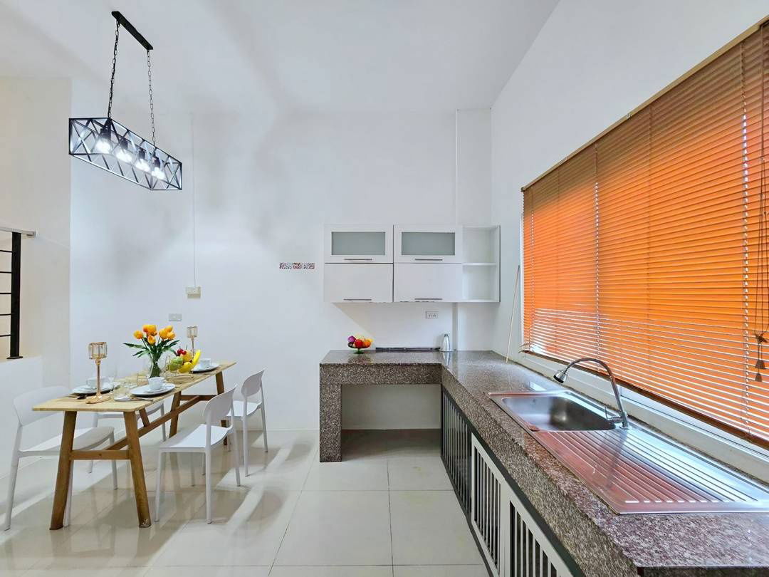 picture 3Storey Townhome near Sukhumvit in Soi Khaotalo 4beds 5baths - 3/19