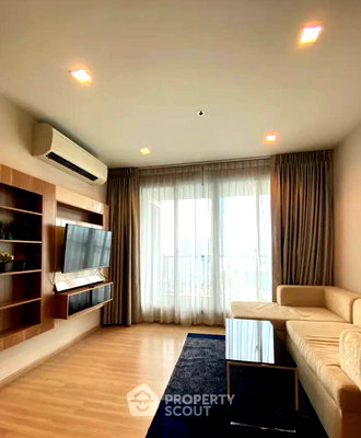 คอนโดให้เช่า : คอนโด 2-ห้องนอน ที่ ริธึ่ม สาทร ใกล้ BTS สะพานตากสิน (ID 593027)