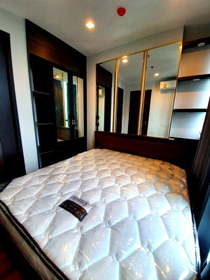 Condos for sale : Wish Signature Midtown Siam 1【𝐒𝐄𝐋𝐋 & 𝐑𝐄𝐍𝐓】🔥Classic-style room with wooden accents, fully furnished.🔥  Contact Line ID: @hacondo