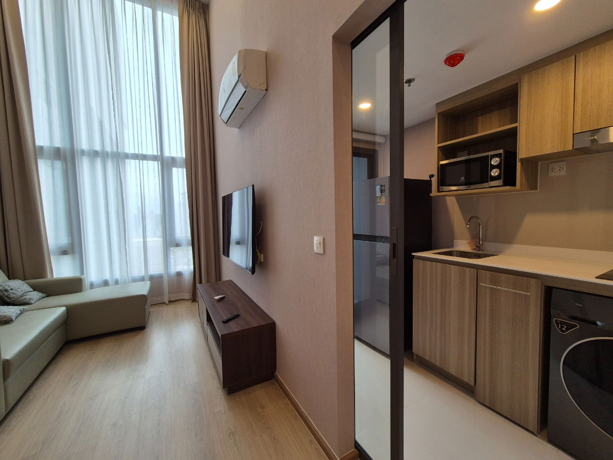 รูป พร้อมเช่า ไลฟ์ พระราม 4-อโศก 1 ห้องนอน สองชั้น พร้อมครัวปิด  - รูปที่ 5/14