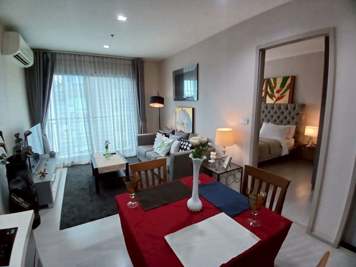 picture Code: KJ8331  for rent Rhythm Sukhumvit 36 - 38 // Line ID: @kjcondo (with @) // - 8/19