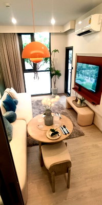 Condos for sale : Condo Reference Ekkamai For sell level 18th (posted from owner) Agents welcome! 
