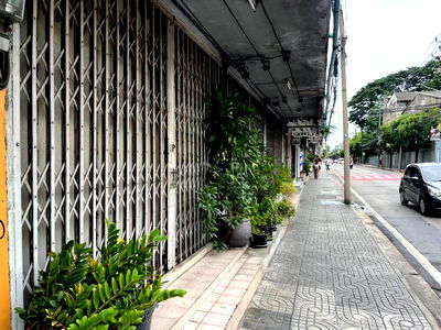 Shophouses for rent Bangkok : Shophouse for rent, Sukhumvit Soi 42