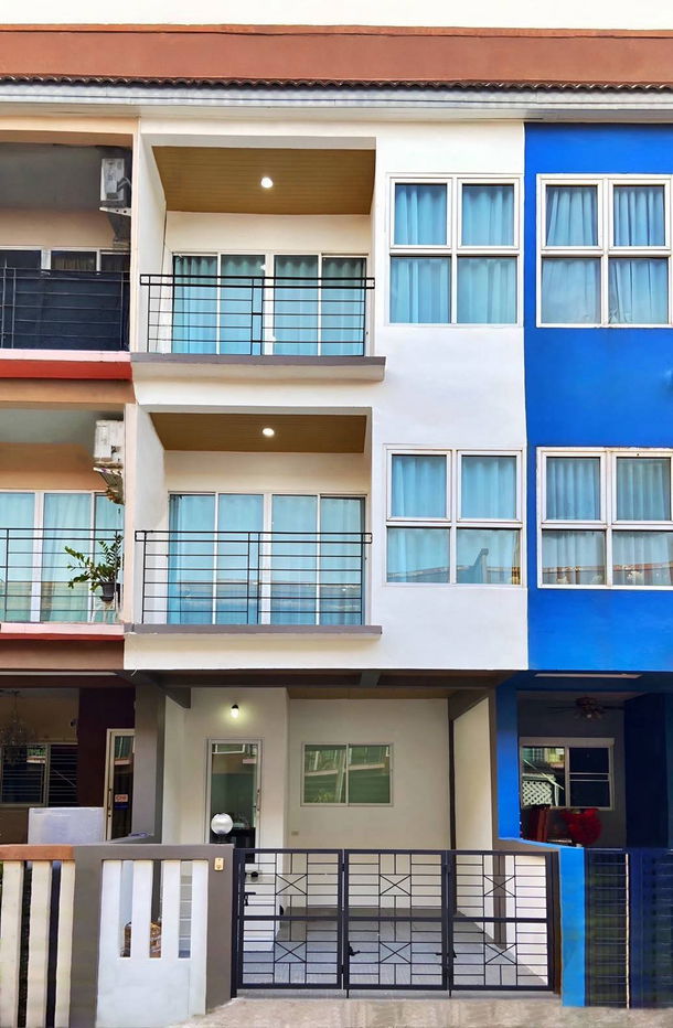 picture 3Storey Townhome near Sukhumvit in Soi Khaotalo 4beds 5baths - 1/19
