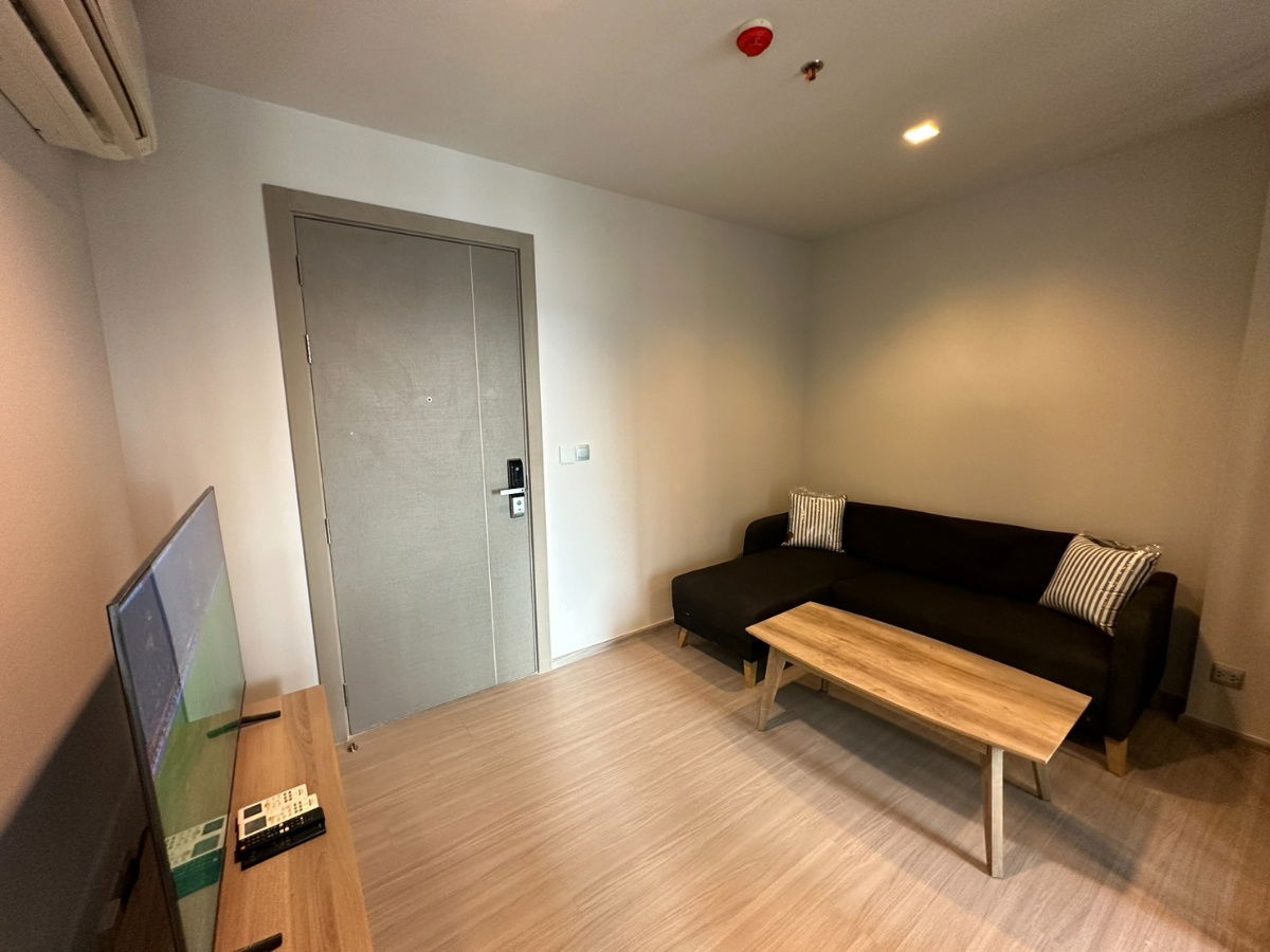 picture For Rent Life Asoke Rama 9 Very High Floor Very Nice View 32 Sqm 1 Bedroom 1 Bathroom near MRT Phra Ram 9 and G Tower - 7/34