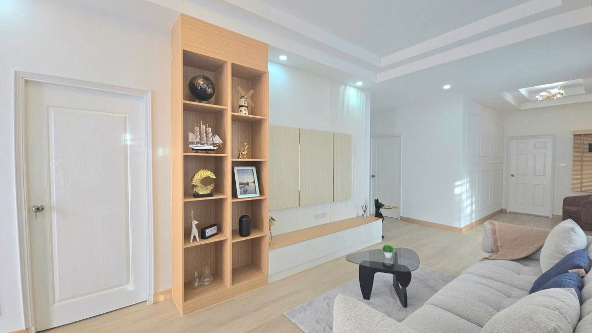 picture Affordable House in Pattaya located near Million years Stone Park  - 5/9