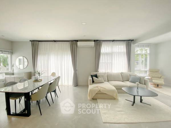 picture 4-BR House at Mantana Bangna-Wongwaen in Dokmai (ID 2268981) - 1/10