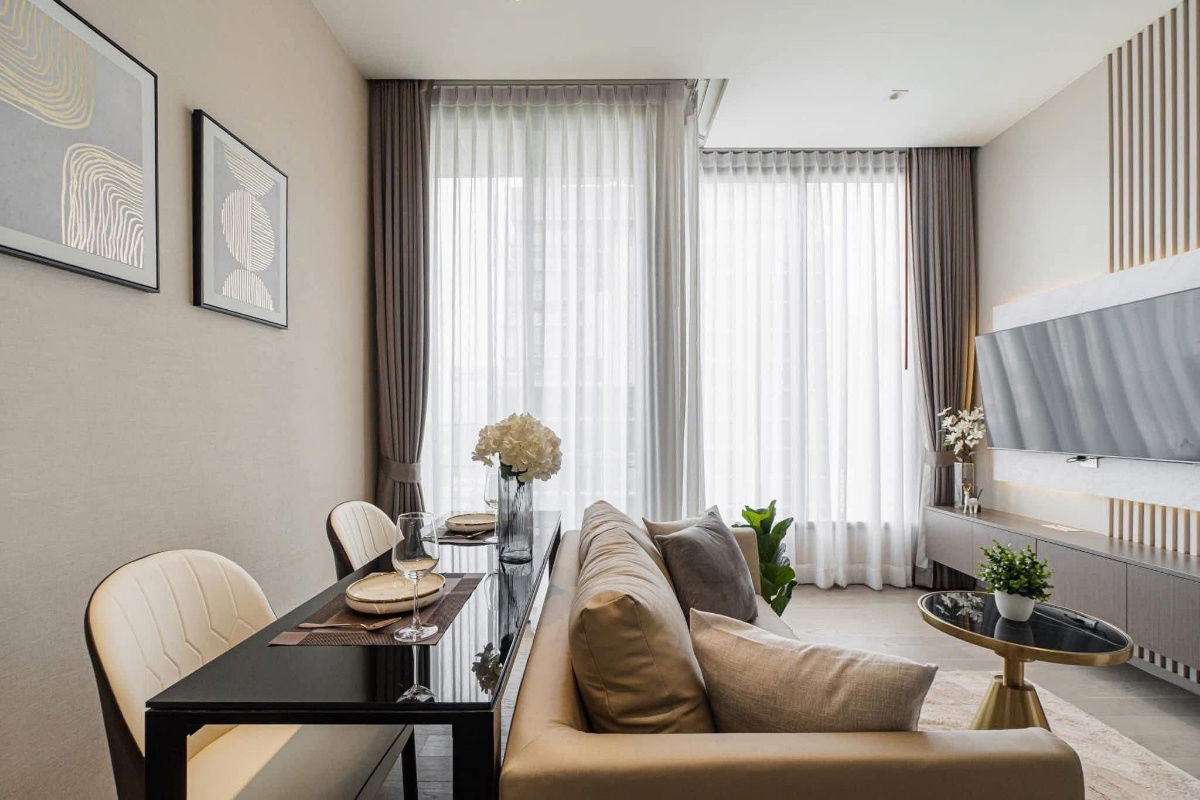 picture 1 Bedroom, 1 Bathroom (with bathtub) Size: 45 SQ.M. (Corner Unit) - 3/13