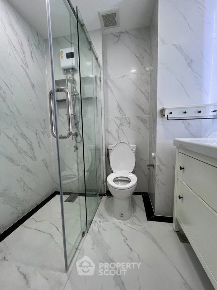picture 1-BR Condo at Sathorn Gardens near MRT Si Lom (ID 1407093) - 8/15