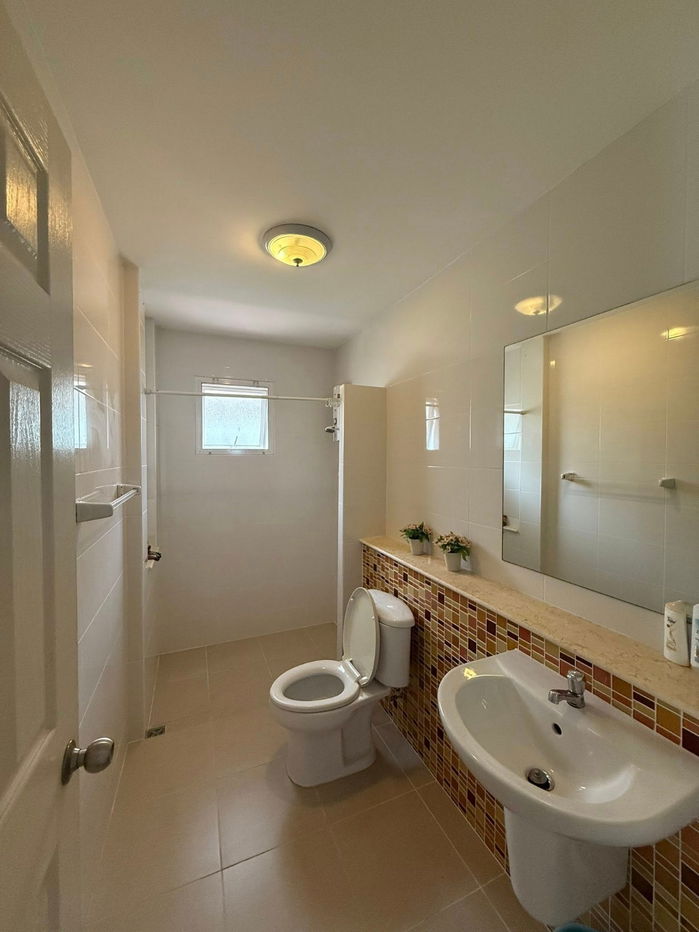 picture Urgent sale: Two-story detached house, 3 bedrooms, 3 bathrooms, Chuan Chuen Greenbound, priced at 3.75 million baht. - 4/5