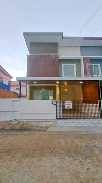 ขายทาวน์เฮ้าส์ 2 ชั้น หมู่บ้านบัวทองธานี เฟส 17, 3 ห้องนอน 2 ห้องน้ำ ขนาด 24 ตารางวา ตกแต่งพร้อมอยู่